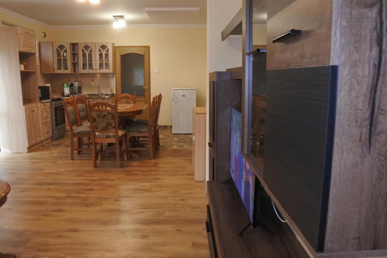 Tessedik Vendeghaz Apartment *